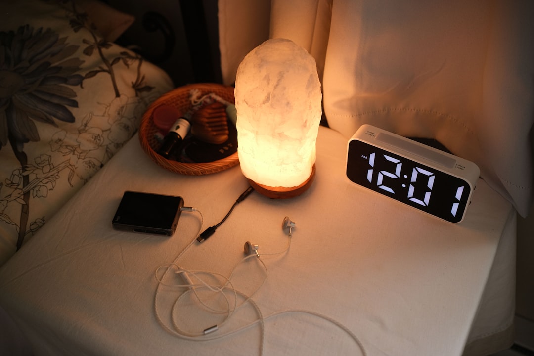 Sunrise alarm clock with warm light