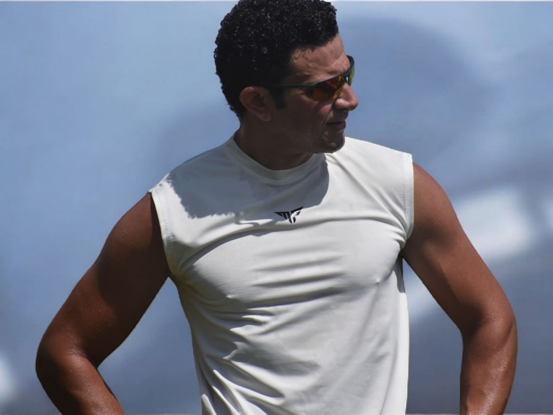 UPF sun protection athletic shirt for summer training
