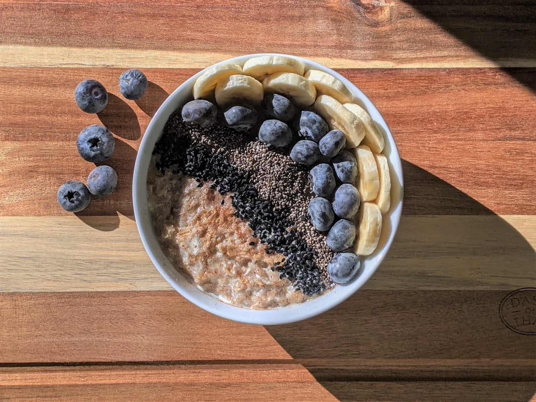 healthy breakfast oatmeal bowl