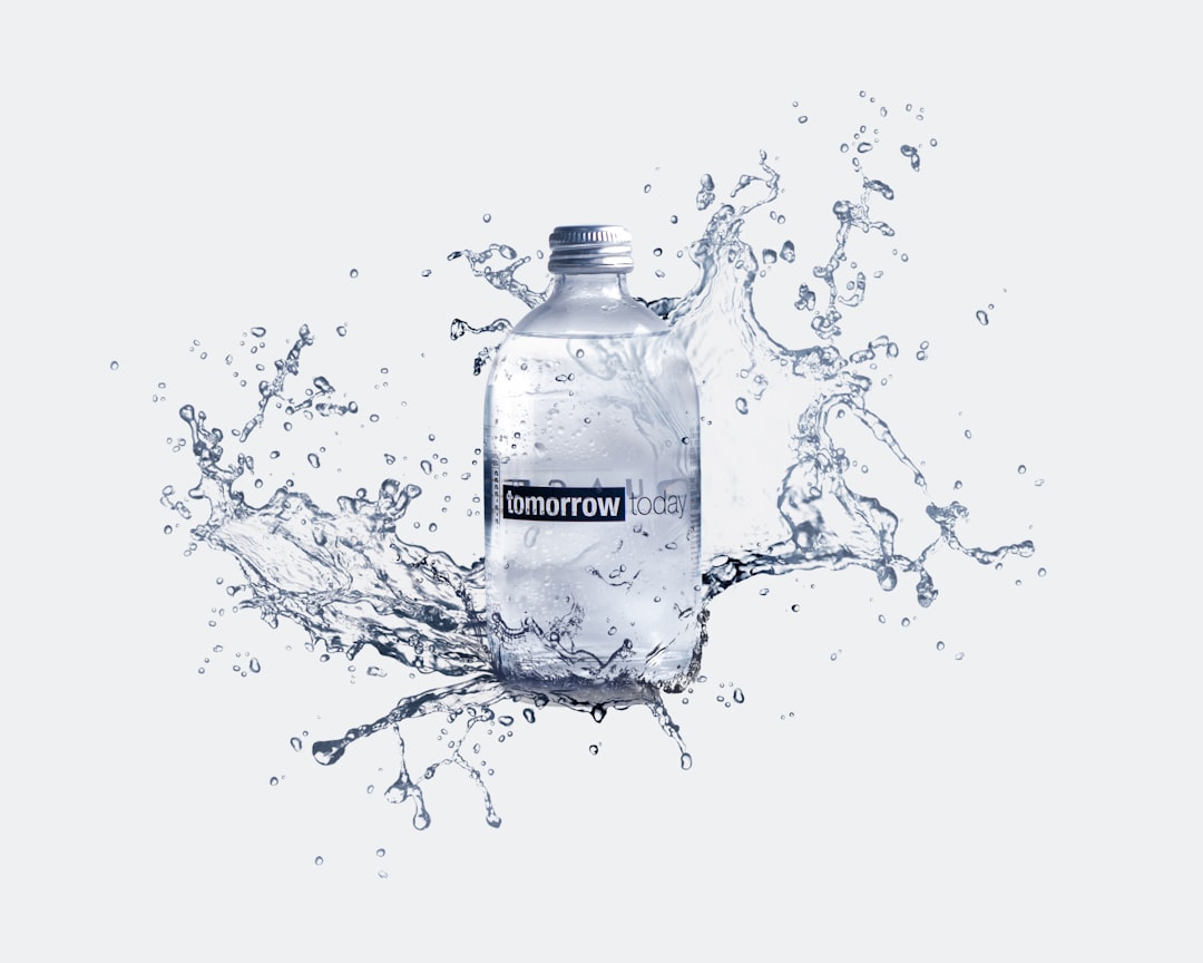 Electrolyte hydration drink with water bottle
