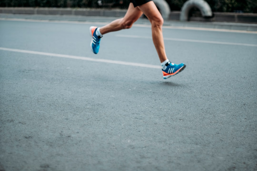 Runner tracking performance with wearable technology