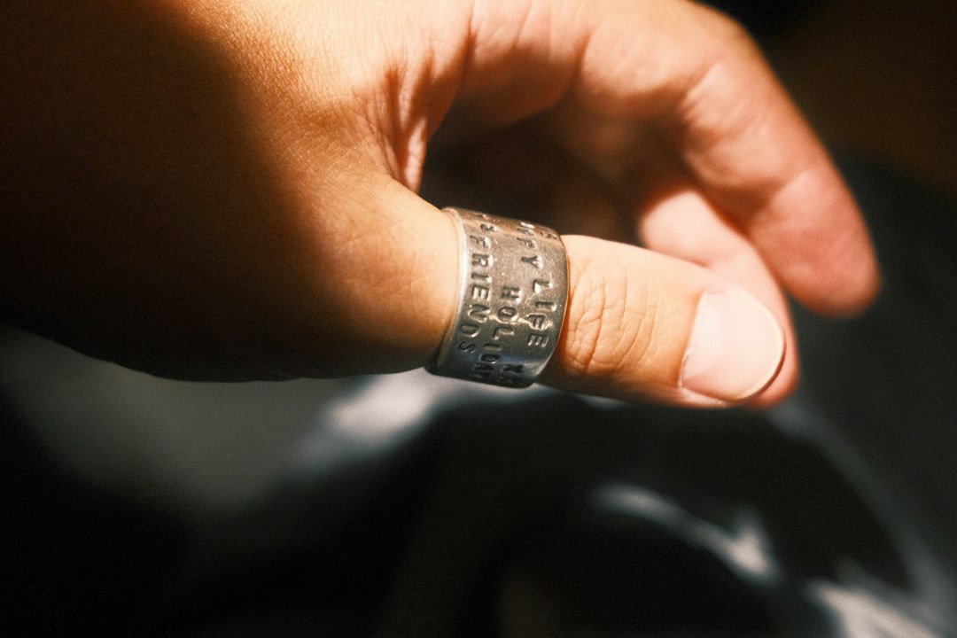 Slim smart ring worn on a finger